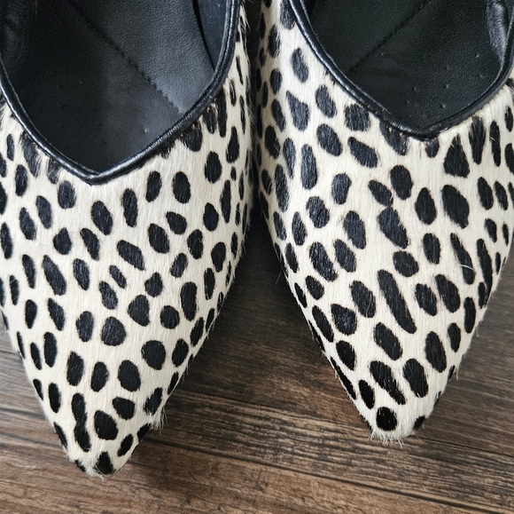 Clarks Laina 55 Court 2 Pumps Dalmation Animal Print 2" Heel, Women 8M - Picture 3 of 7